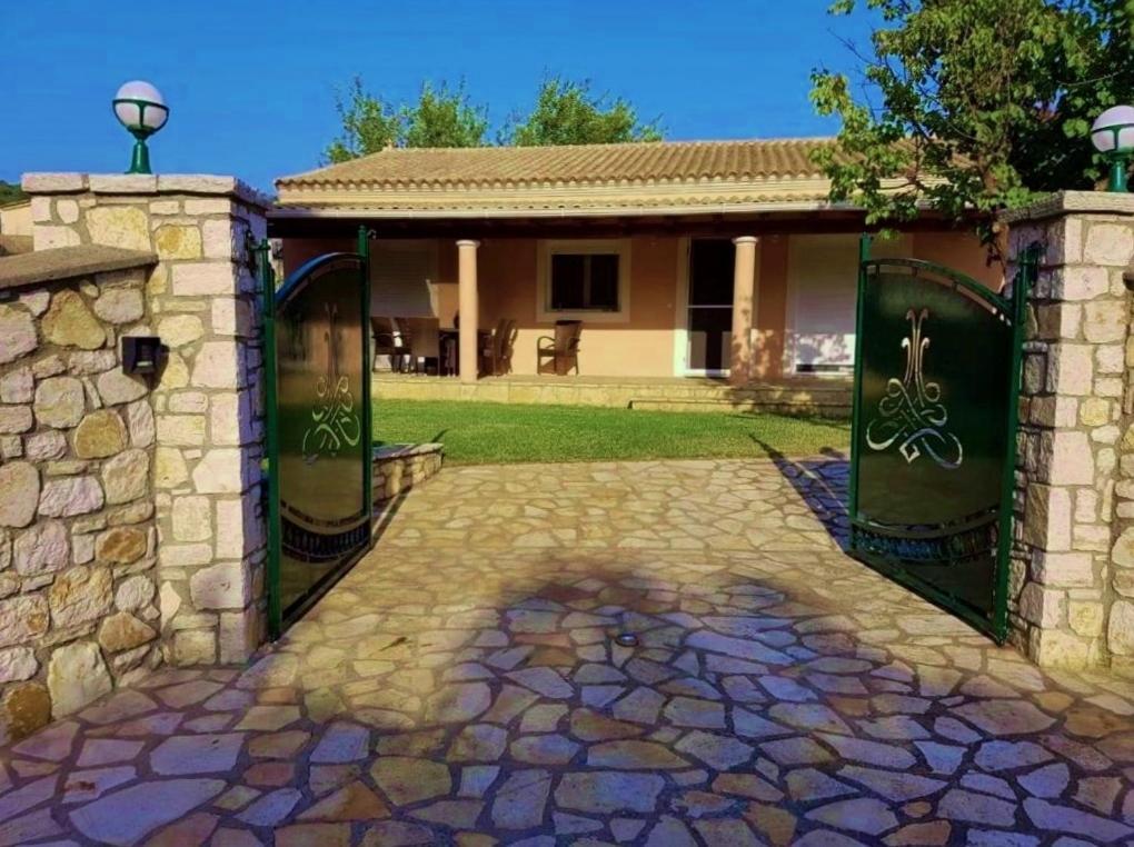 Villa Spiti Ute Makrádes المظهر الخارجي الصورة