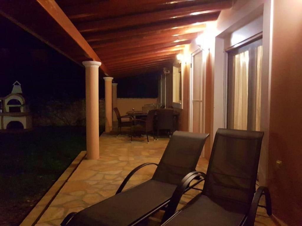 Villa Spiti Ute Makrádes المظهر الخارجي الصورة